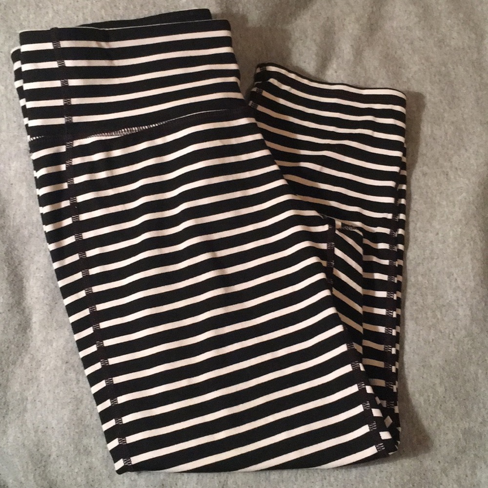 Athleta Chaturanga Capri - Stripes - Medium